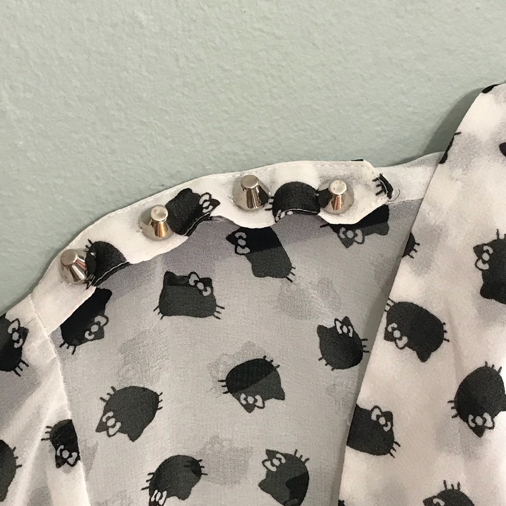 F21 Hello Kitty Collab High Low Button Down - image 6